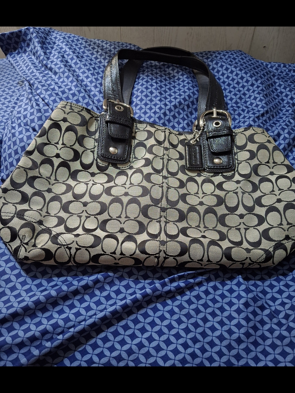 Coach Classic Signature Pattern Tote Bag in Black and Cream **Accepting Offers**